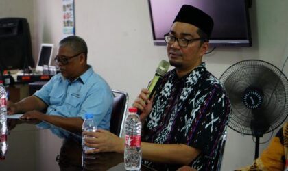 Kepala Dinas Pendidikan Aceh, Marthunis, ST., D.E.A., menyampaikan sejumlah poin penting dalam pertemuan bersama dewan guru SMK Negeri 1 Bireuen pada Sabtu, 26 Oktober 2024.